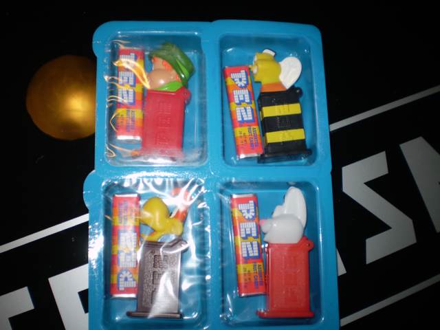 Pez Funky Face - Smiley Tongue