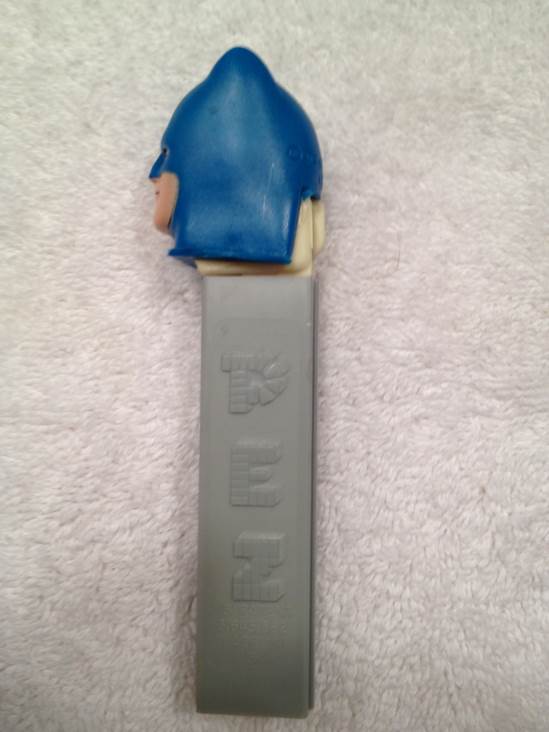 Soft Head Batman - DC Comics pez collectible - Main Image 2