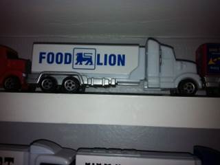 Food Lion Truck - Haulers pez collectible - Main Image 1