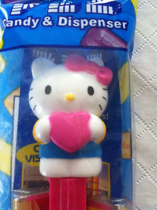 Hello Kitty - Full Body With Heart - Hello Kitty (complete) pez collectible - Main Image 2