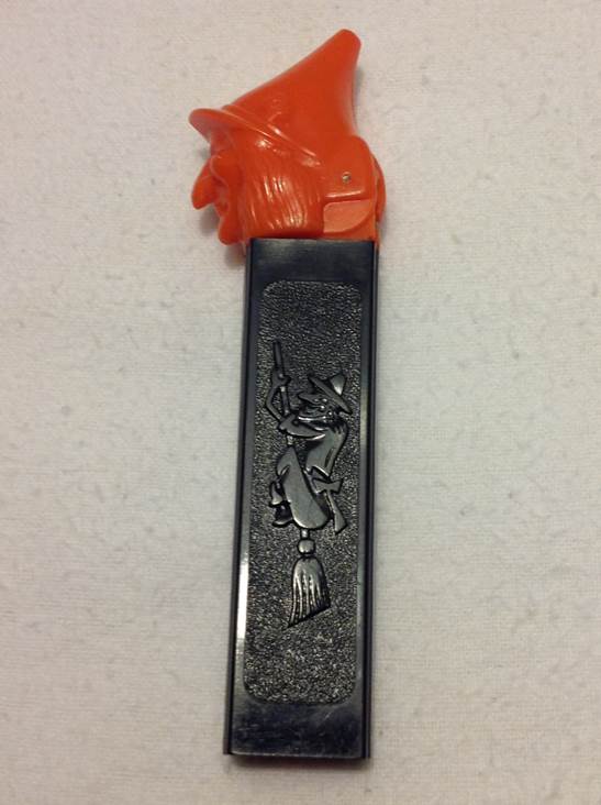 Witch - Halloween pez collectible - Main Image 2