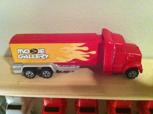 Halloween: Skull B GITD