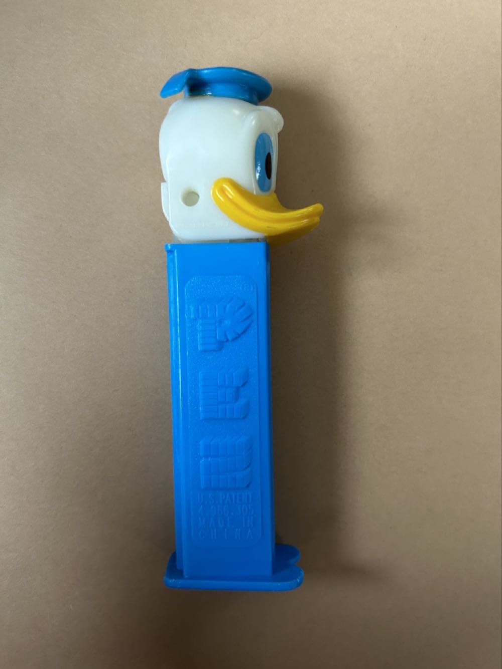 Donald Duck - Crystal Head - 90th Anniversary - Limited Ed. - Disney pez collectible - Main Image 2