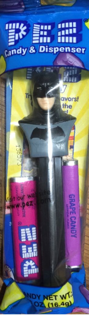 Batman E - Superheroes & Villains - Batman vs Superman ~ pez collectible - Main Image 2