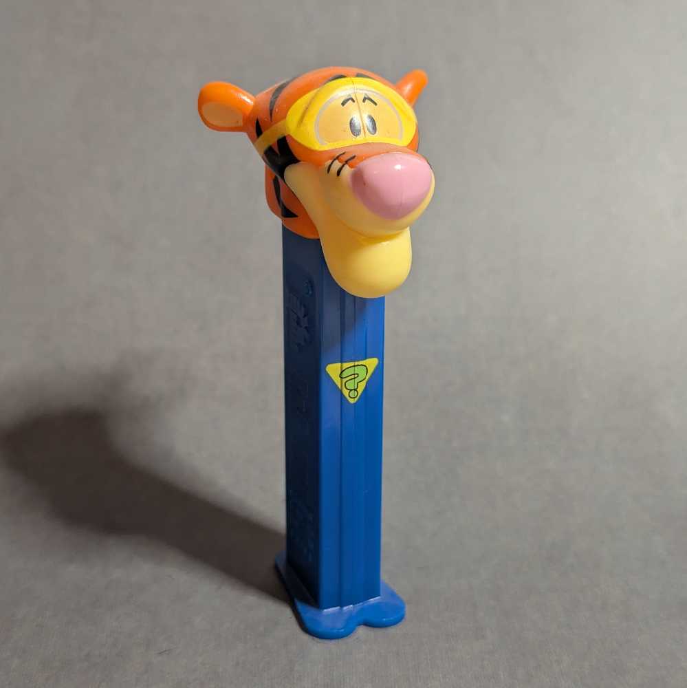 Winnie The Pooh - Tigger B Sleuth  - Movies & TV - Disney pez collectible - Main Image 2
