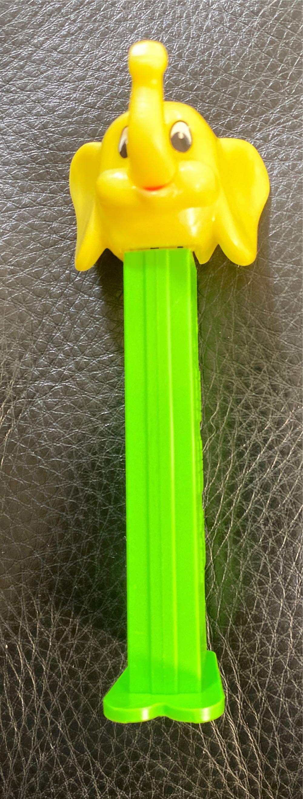 Safari Animals - Elephant - Kooky Zoo pez collectible - Main Image 2