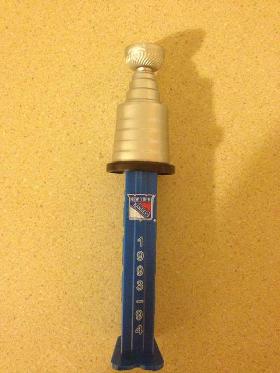 Stanley Cup - New York Rangers - HOCKEY pez collectible - Main Image 2