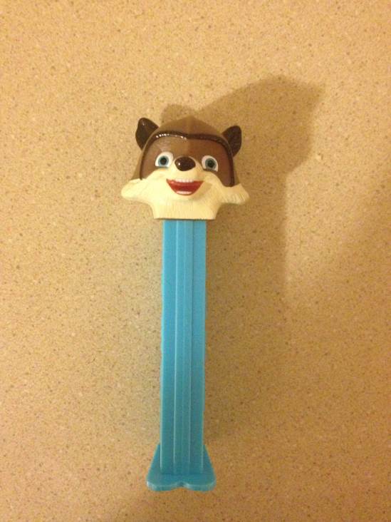 RJ The Racoon - Over The Hedge pez collectible - Main Image 2