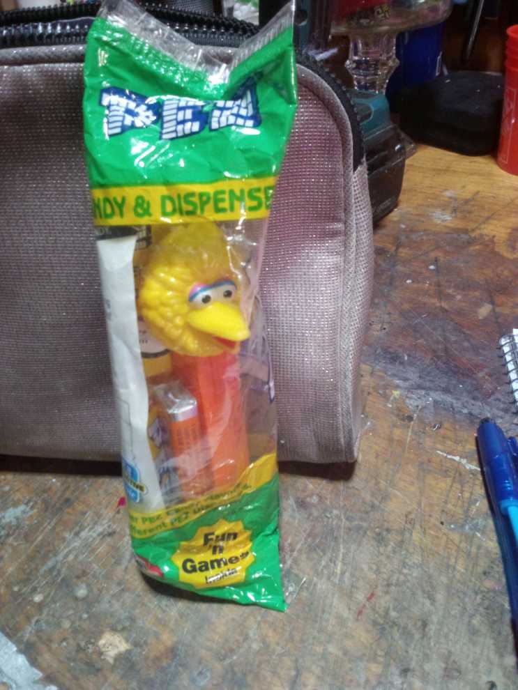 Big Bird - Sesame Street pez collectible - Main Image 2