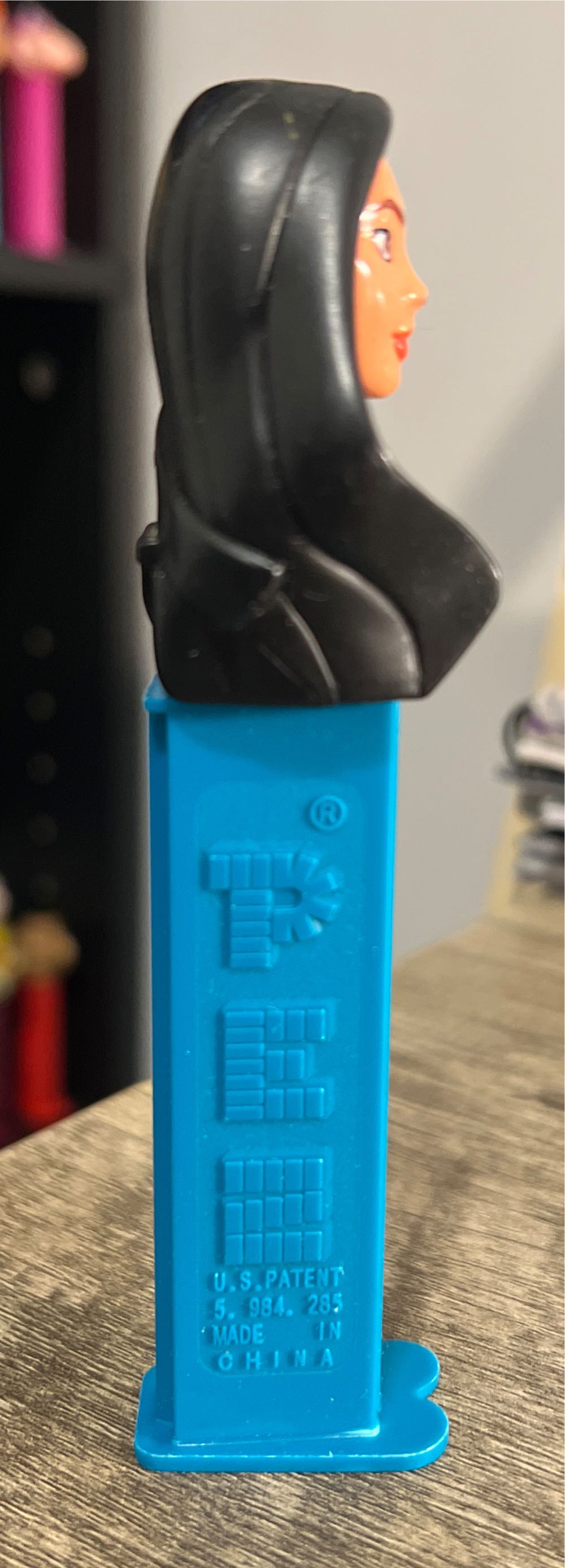 Pocahontas - Disney Princess pez collectible - Main Image 2