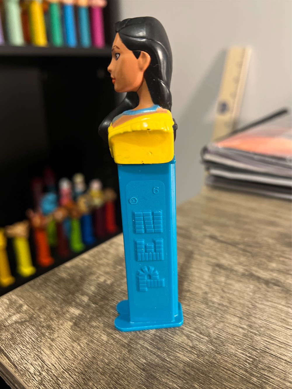 Pocahontas - Disney Princess pez collectible - Main Image 3