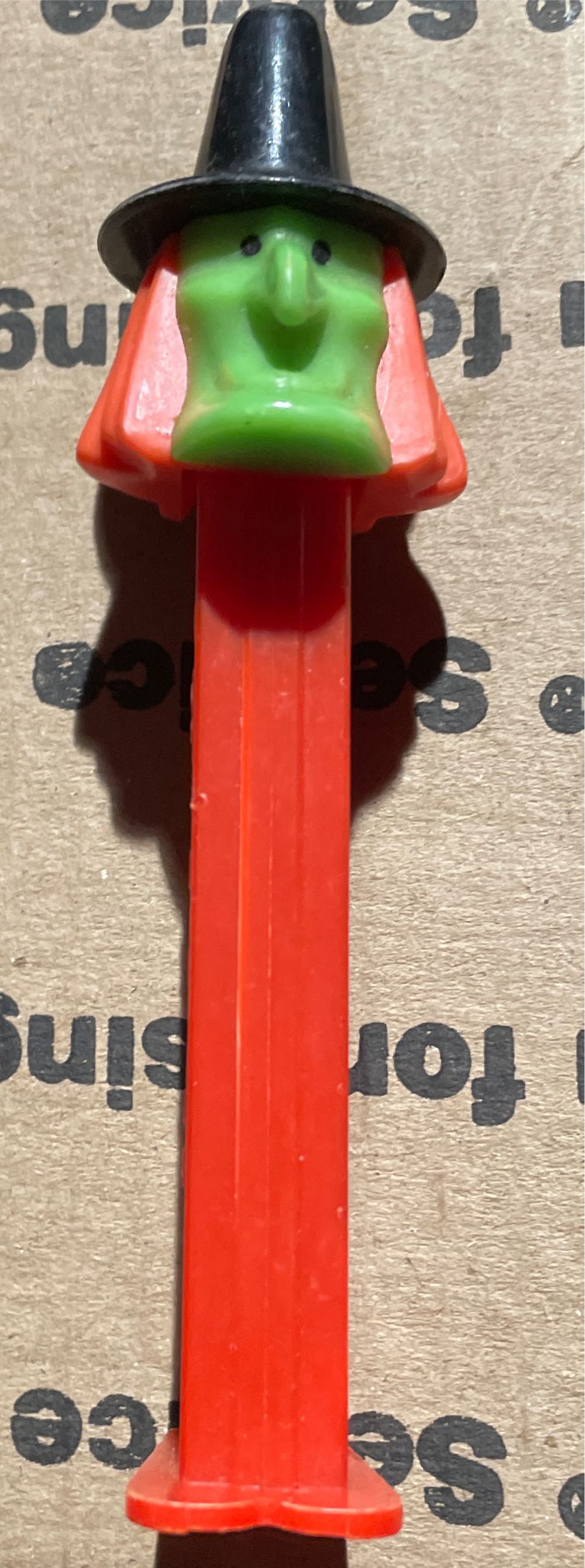 Witch - Halloween pez collectible - Main Image 2