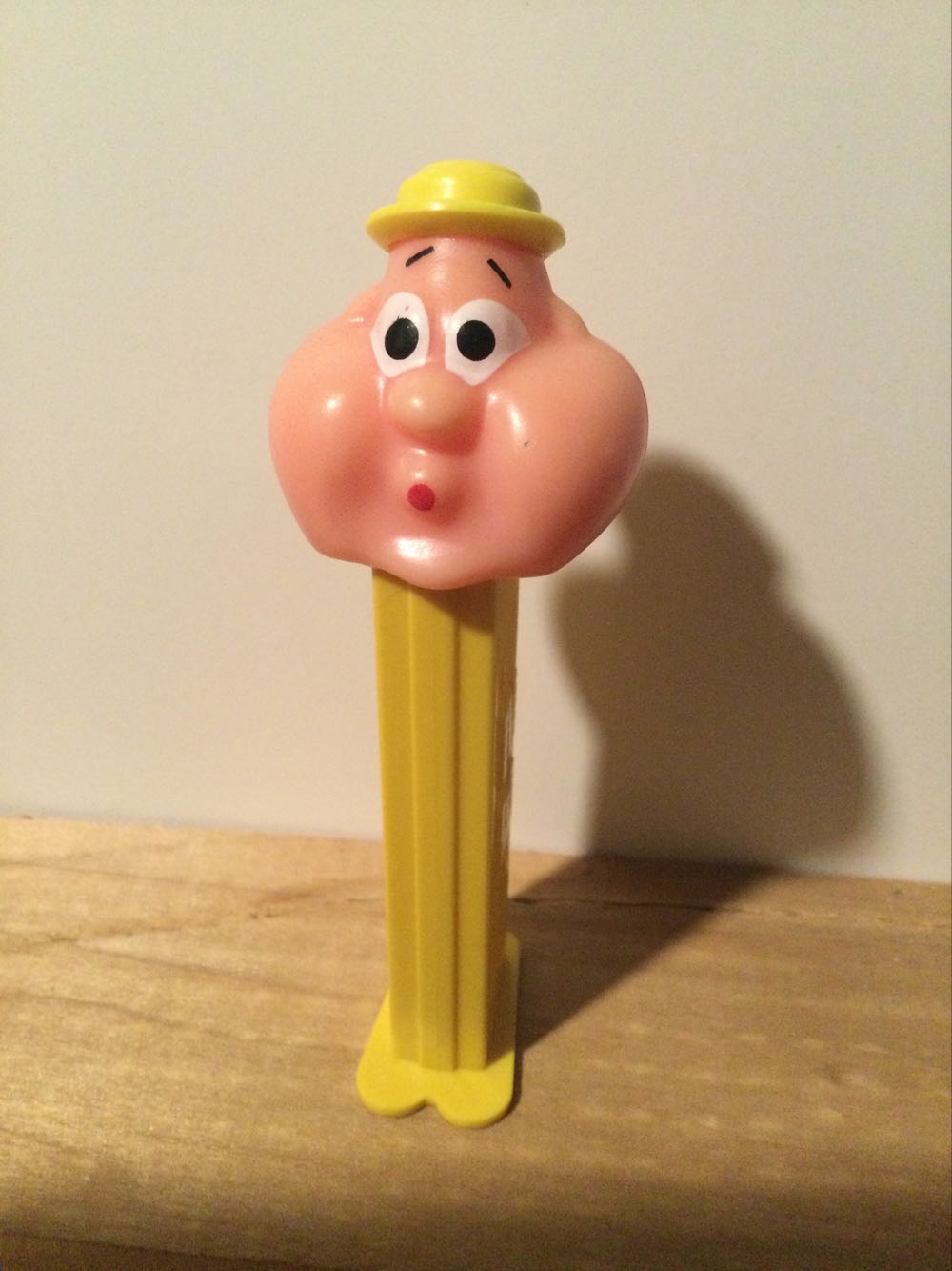 Bubbleman (yellow) - BUBBLEMAN pez collectible - Main Image 2