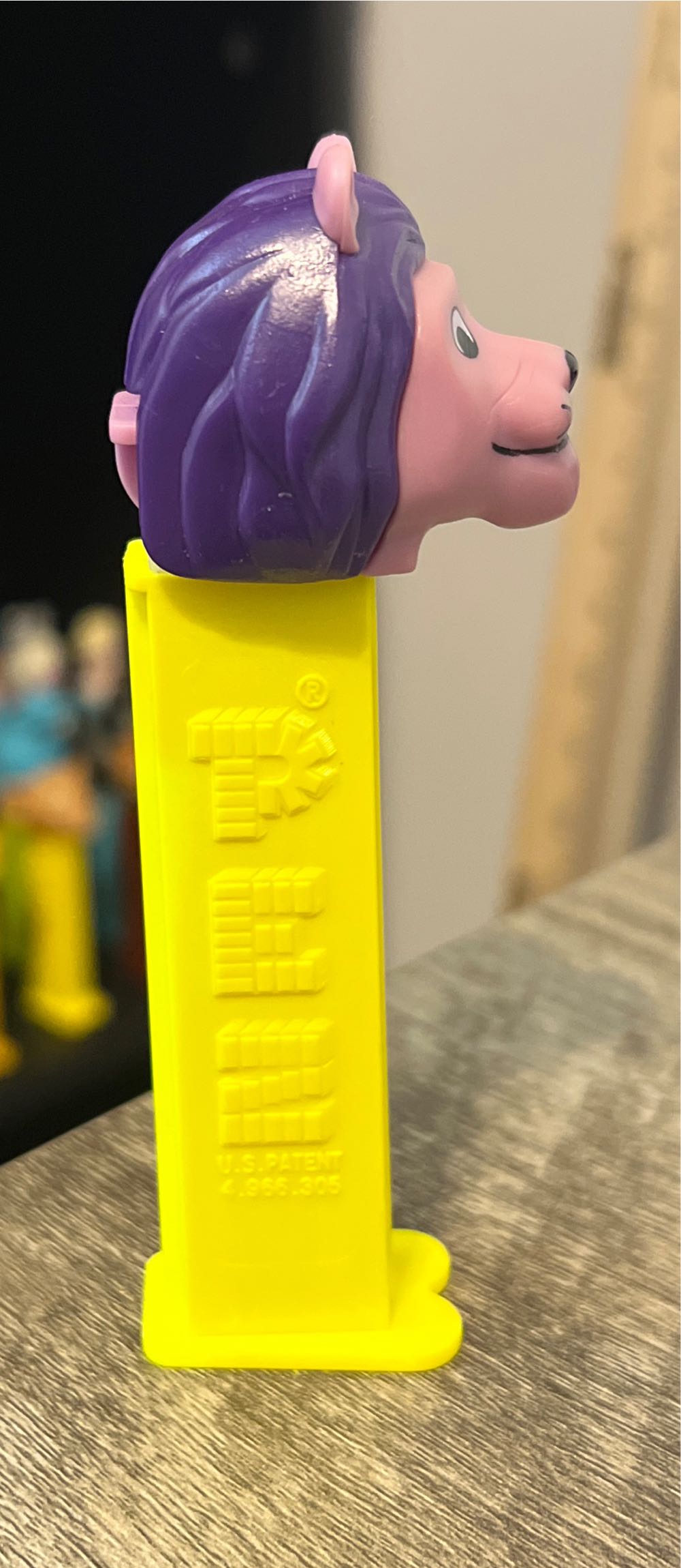 Lion (Lavender Face) - Safari Animals pez collectible - Main Image 2