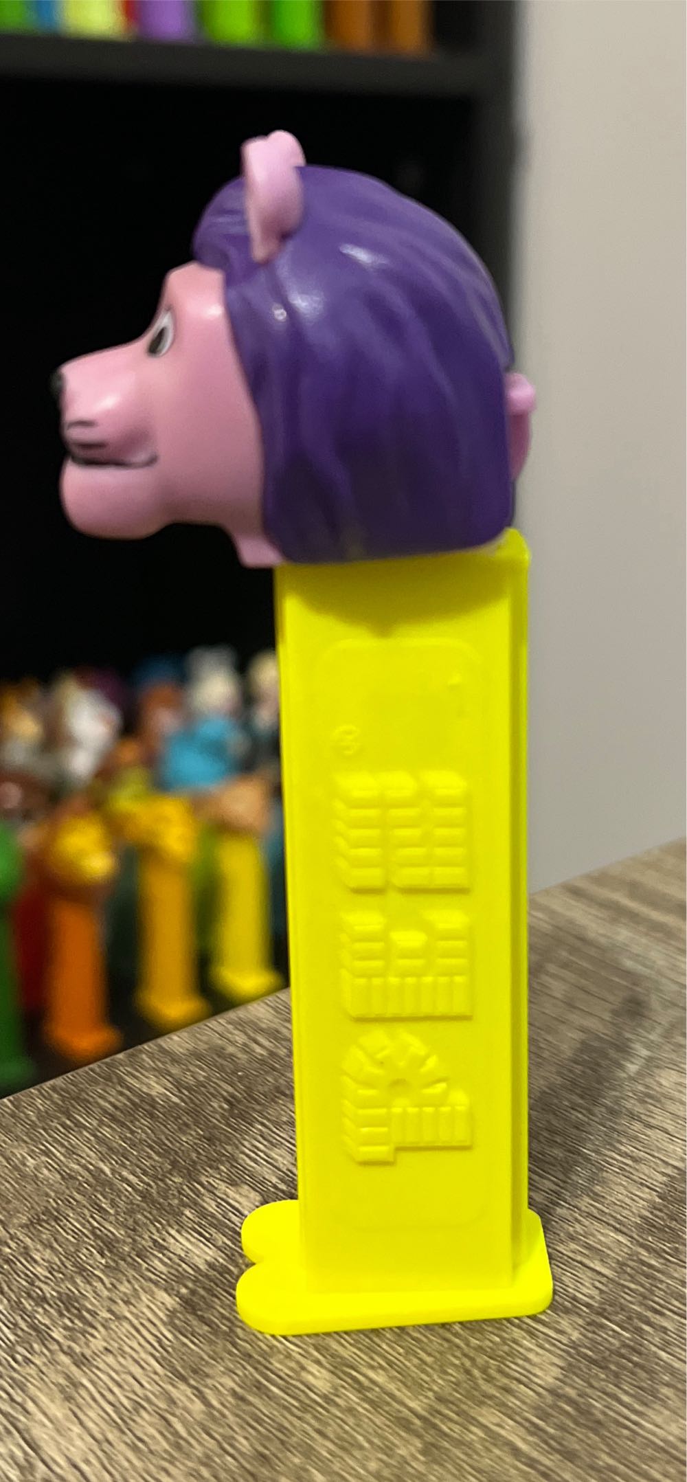 Lion (Lavender Face) - Safari Animals pez collectible - Main Image 4