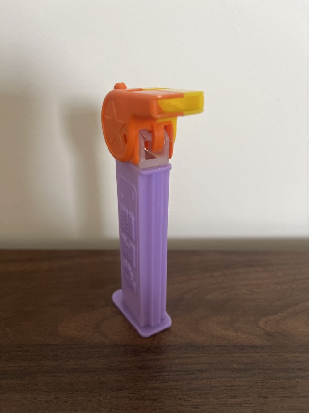 Pez - Coach Whistle Orange & Yellow, lt purple stem - Whistle pez collectible - Main Image 2