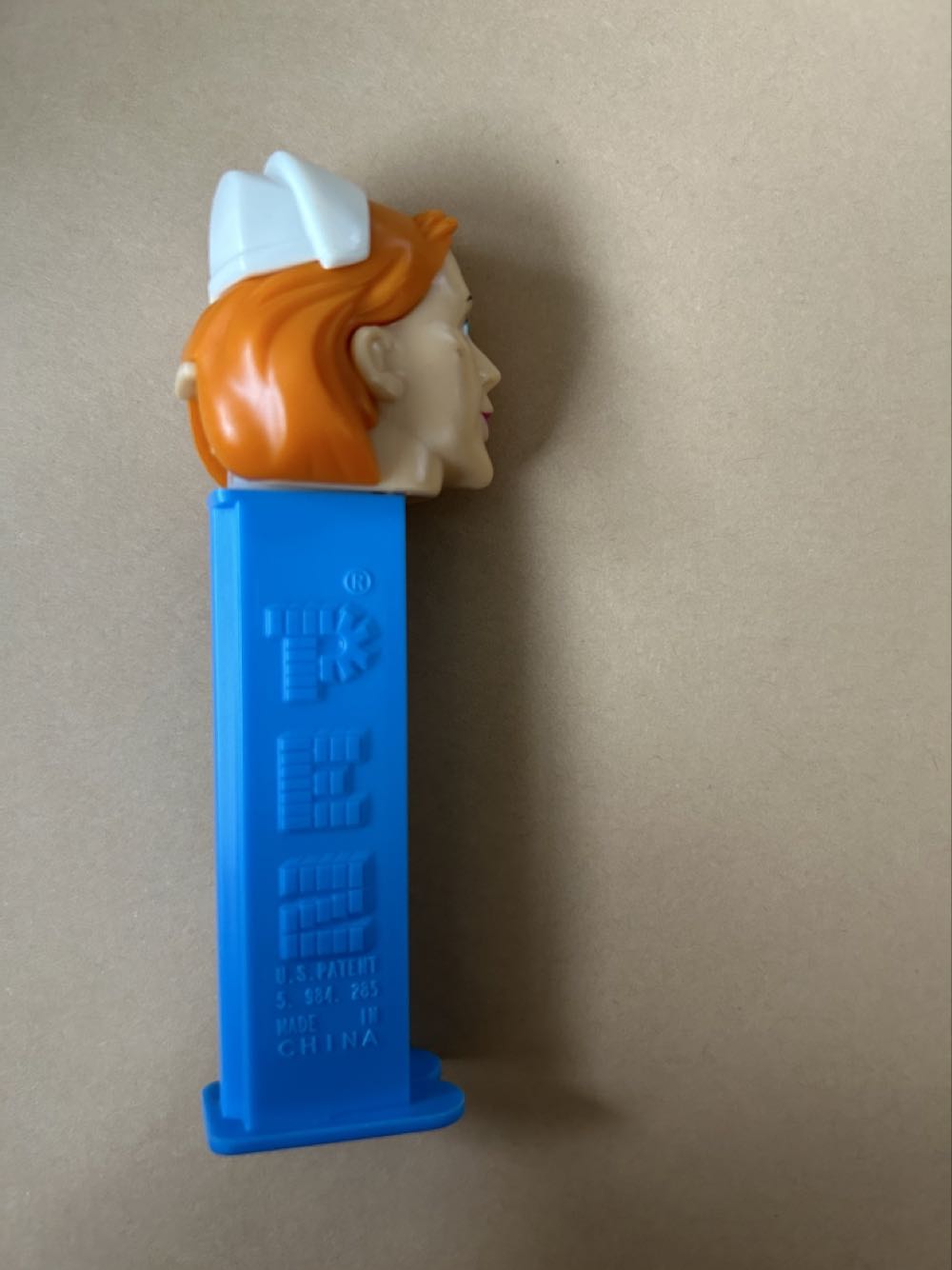 Nurse A - Emergency Heroes pez collectible - Main Image 2