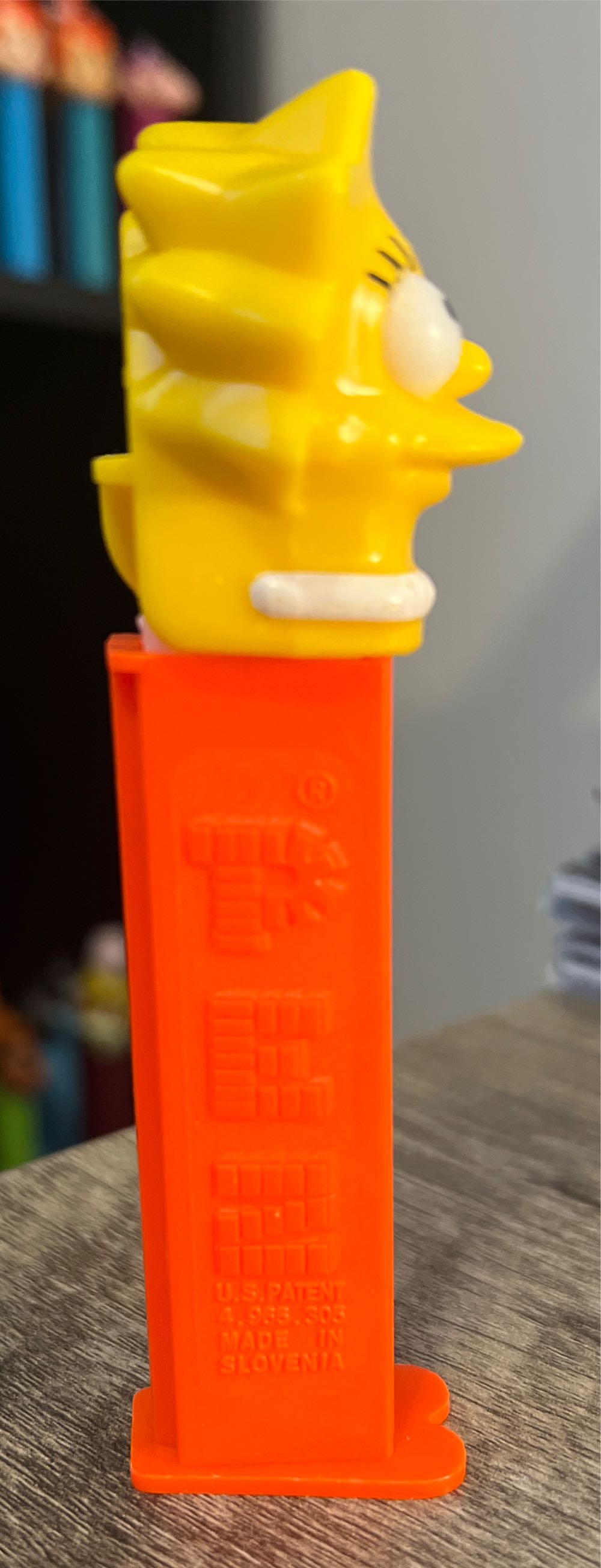 Lisa - Simpsons pez collectible - Main Image 2