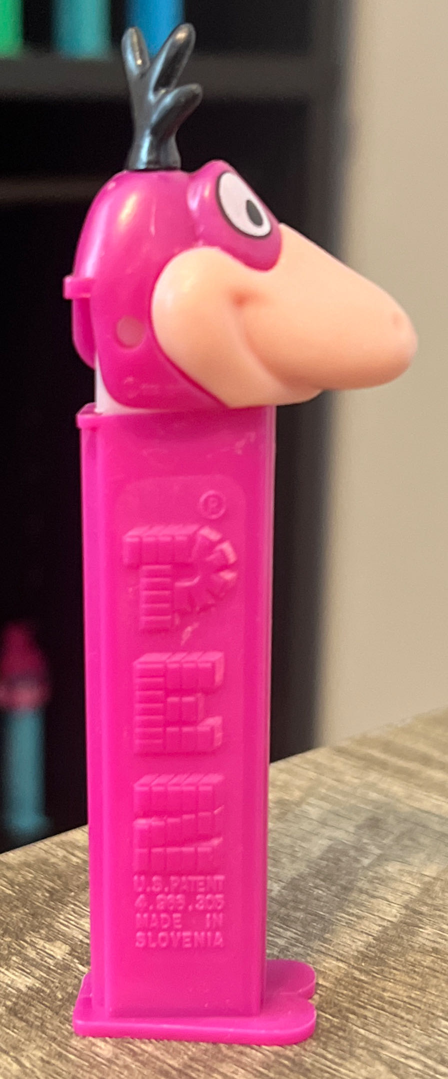 Flintstones - Dino, purple stem - Flintstones pez collectible - Main Image 2