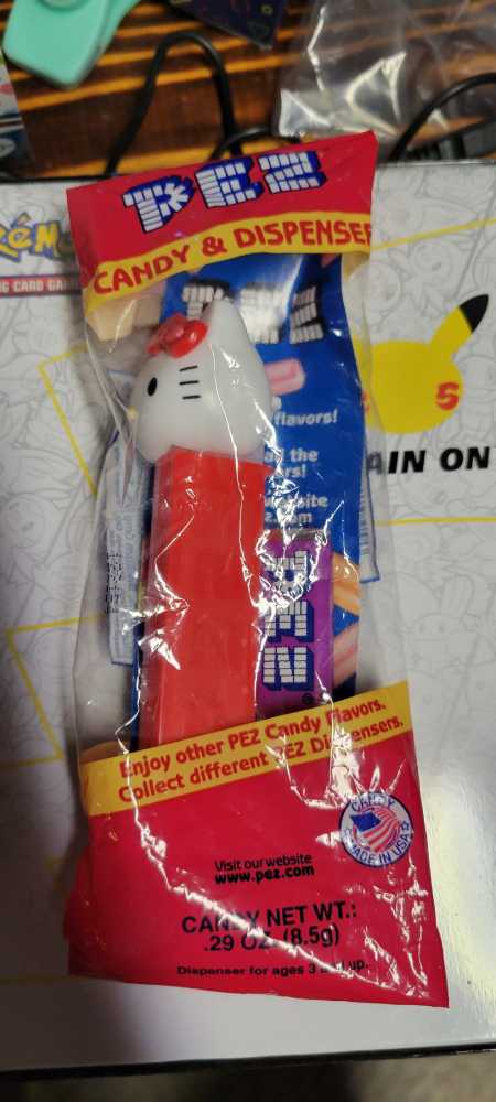 Hello Kitty - Hello Kitty - Hello Kitty pez collectible - Main Image 2