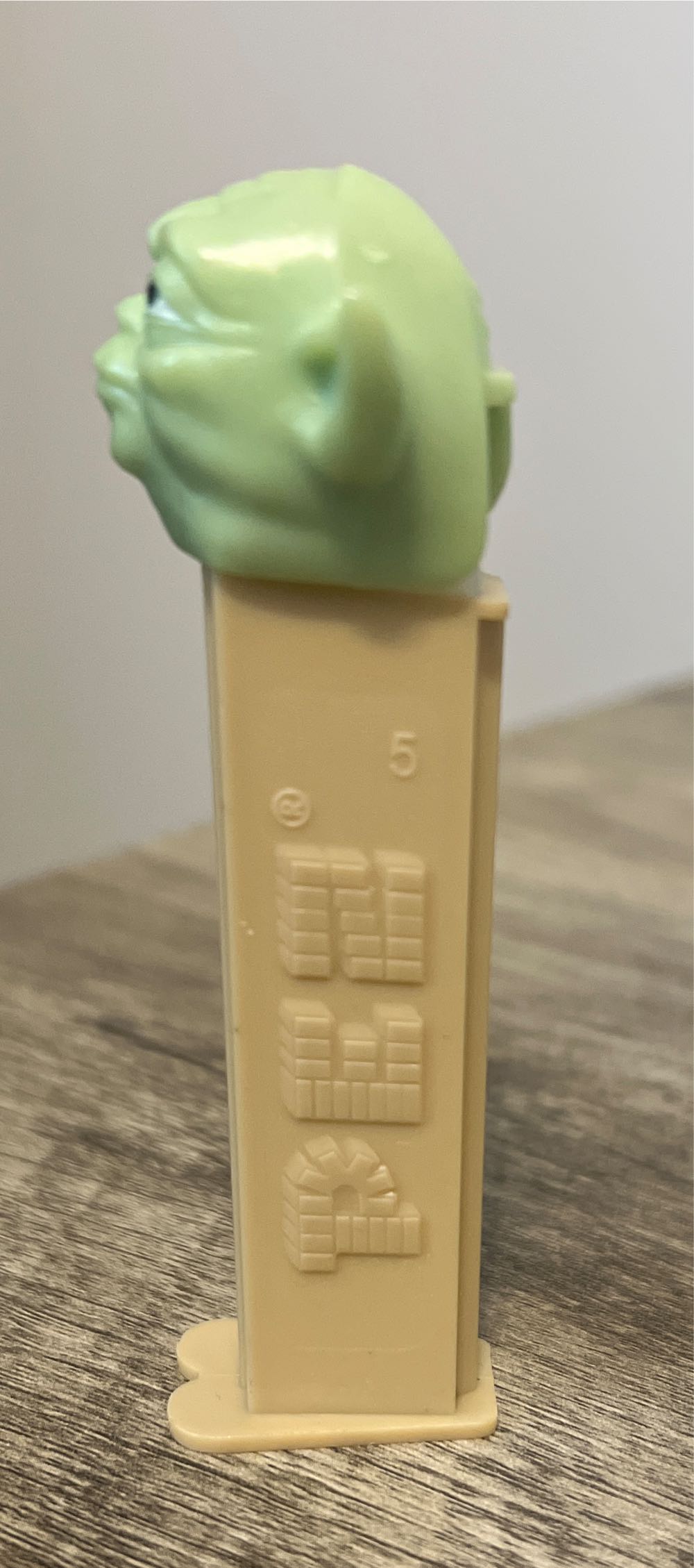 Yoda A (1) - Star Wars pez collectible - Main Image 3