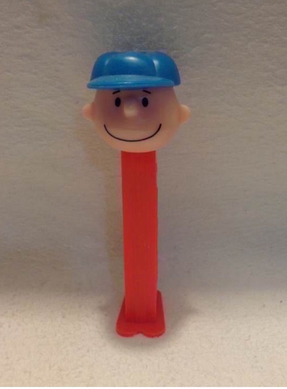 Giant Charlie Brown - Peanuts PEZ pez collectible - Main Image 2