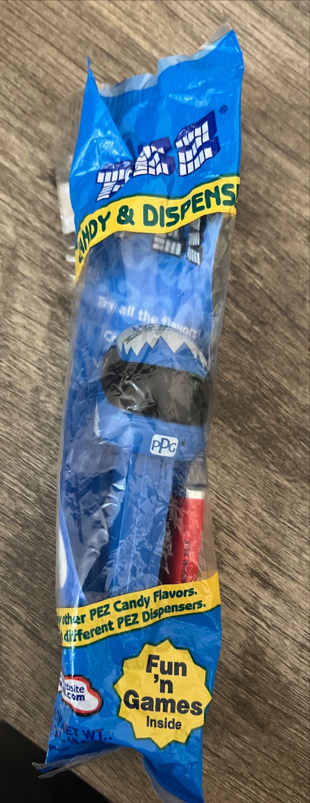 Rusty Wallace #2 - Penske Racing - Nascar Helmet pez collectible - Main Image 4