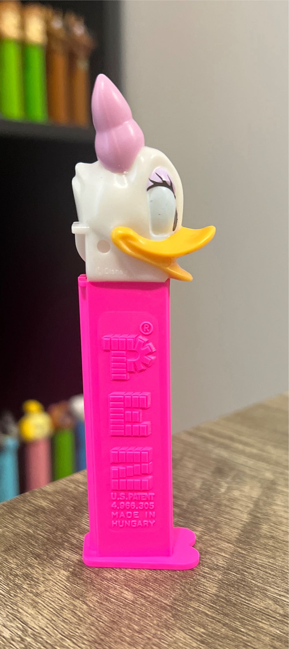 Daisy Duck A - Disney Classic pez collectible - Main Image 2