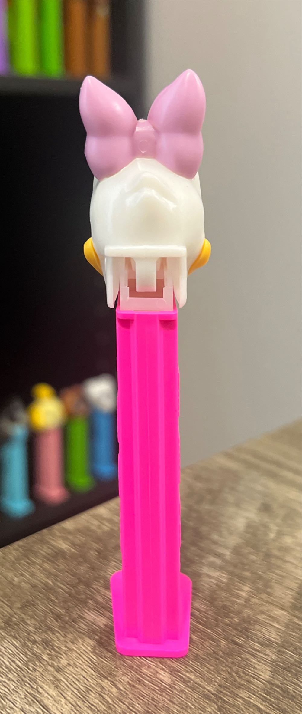 Daisy Duck A - Disney Classic pez collectible - Main Image 3