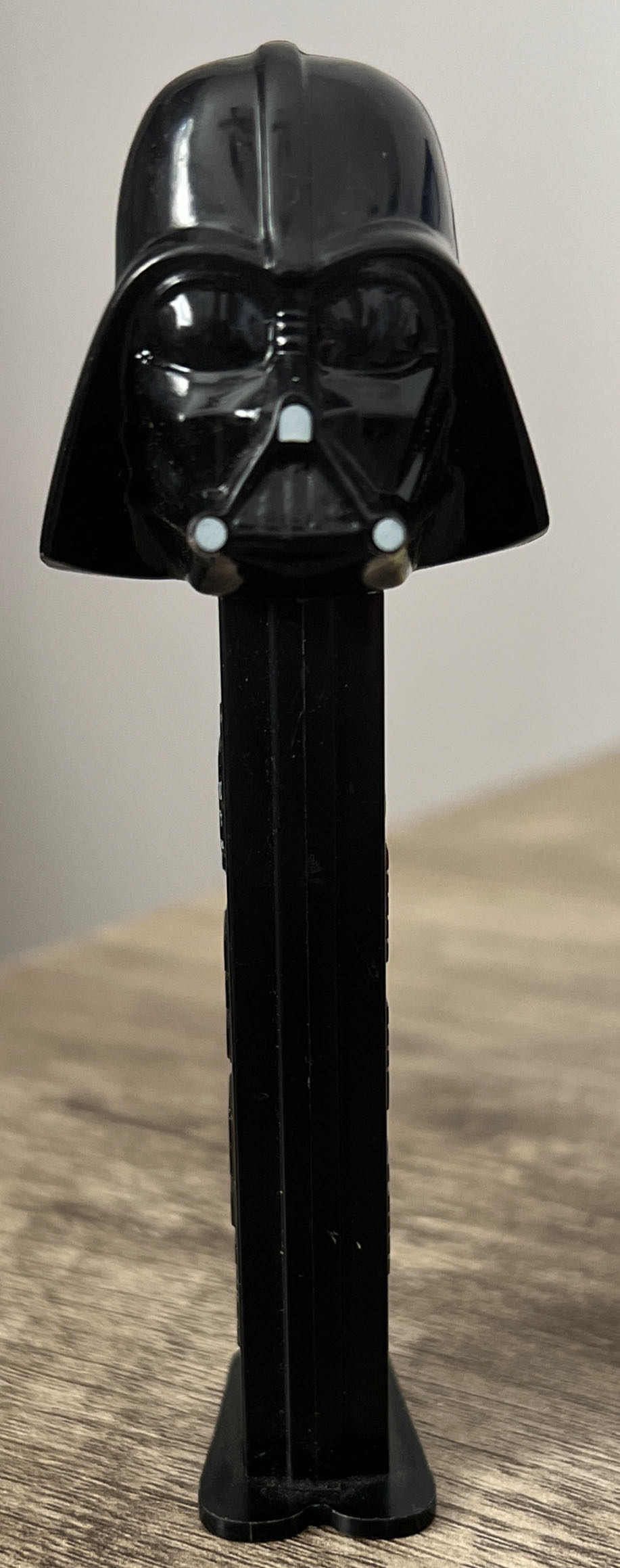 Darth Vader A (Slovenia) - Star Wars pez collectible - Main Image 2