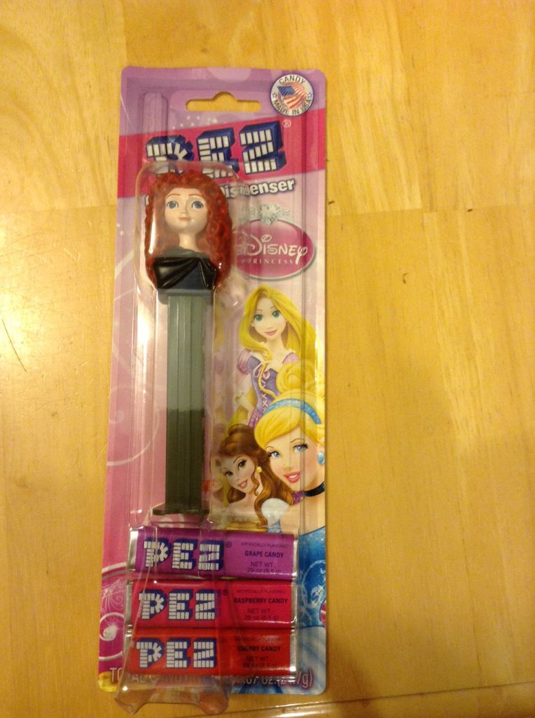 Merida - Disney Princesses pez collectible - Main Image 2
