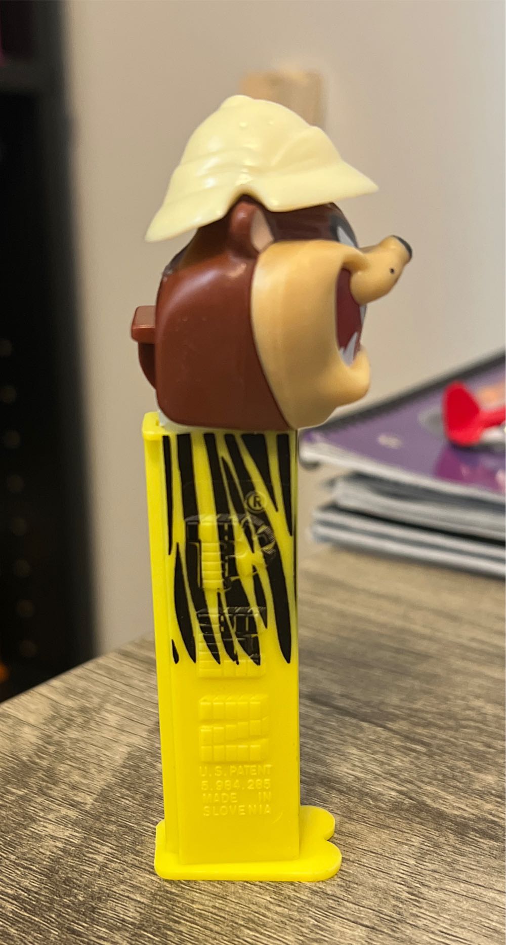 Tazmanian Devil “African Taz” - Looney Tunes - Back In Action pez collectible - Main Image 2