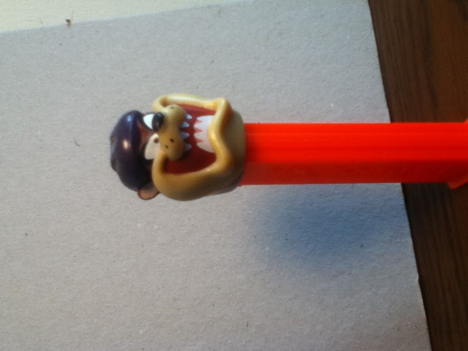 Tazmanian Devil - Looney Toons pez collectible - Main Image 2