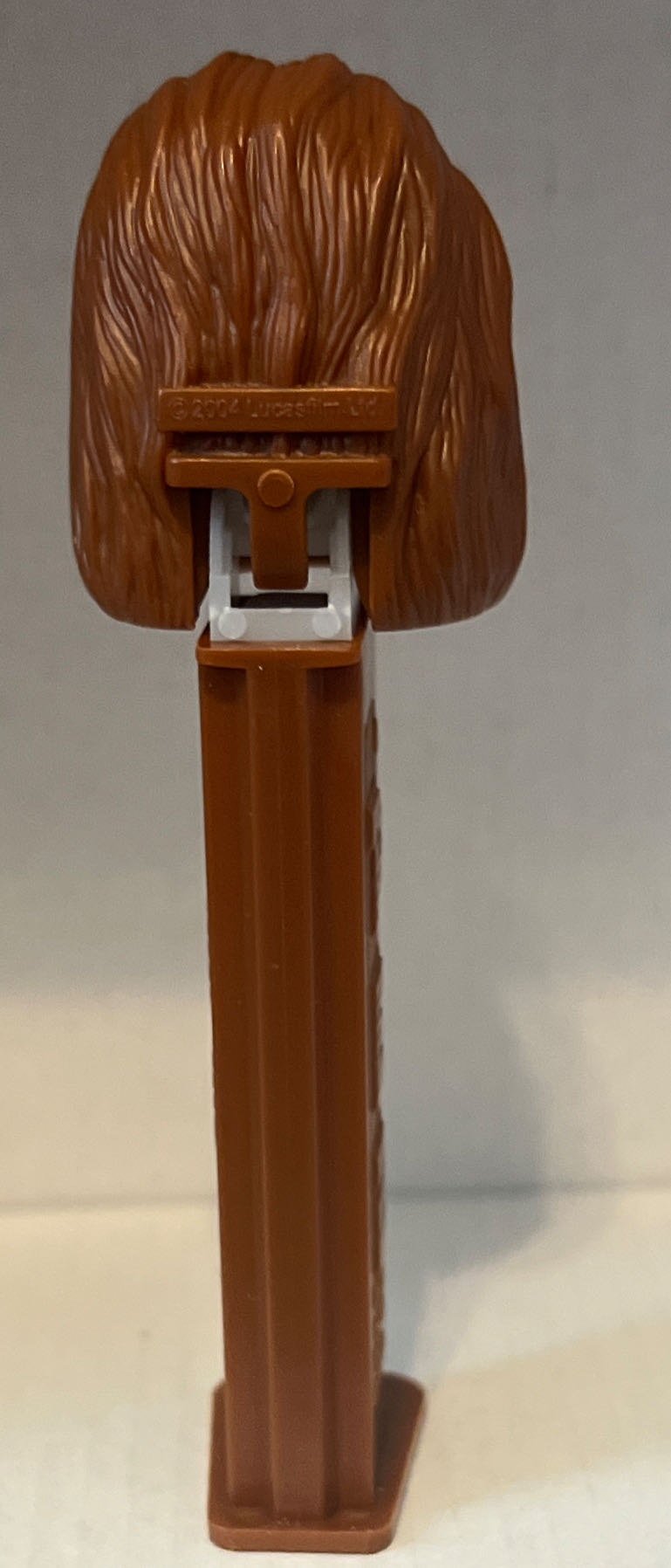 Chewbacca B (Light Brown Stem/Head) - Star Wars pez collectible - Main Image 4