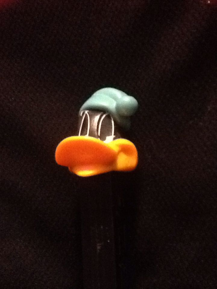 Daffy Duck - Sleepy Daffy With Nightcap - Looney Tunes - Daffy Duck pez collectible - Main Image 2