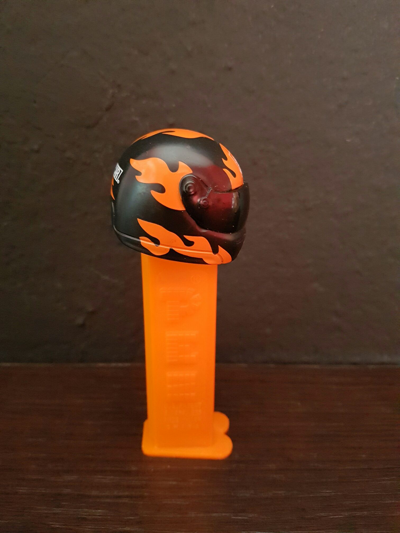 Nascar #20 Tony Stewart - Nascar Helmets pez collectible - Main Image 2