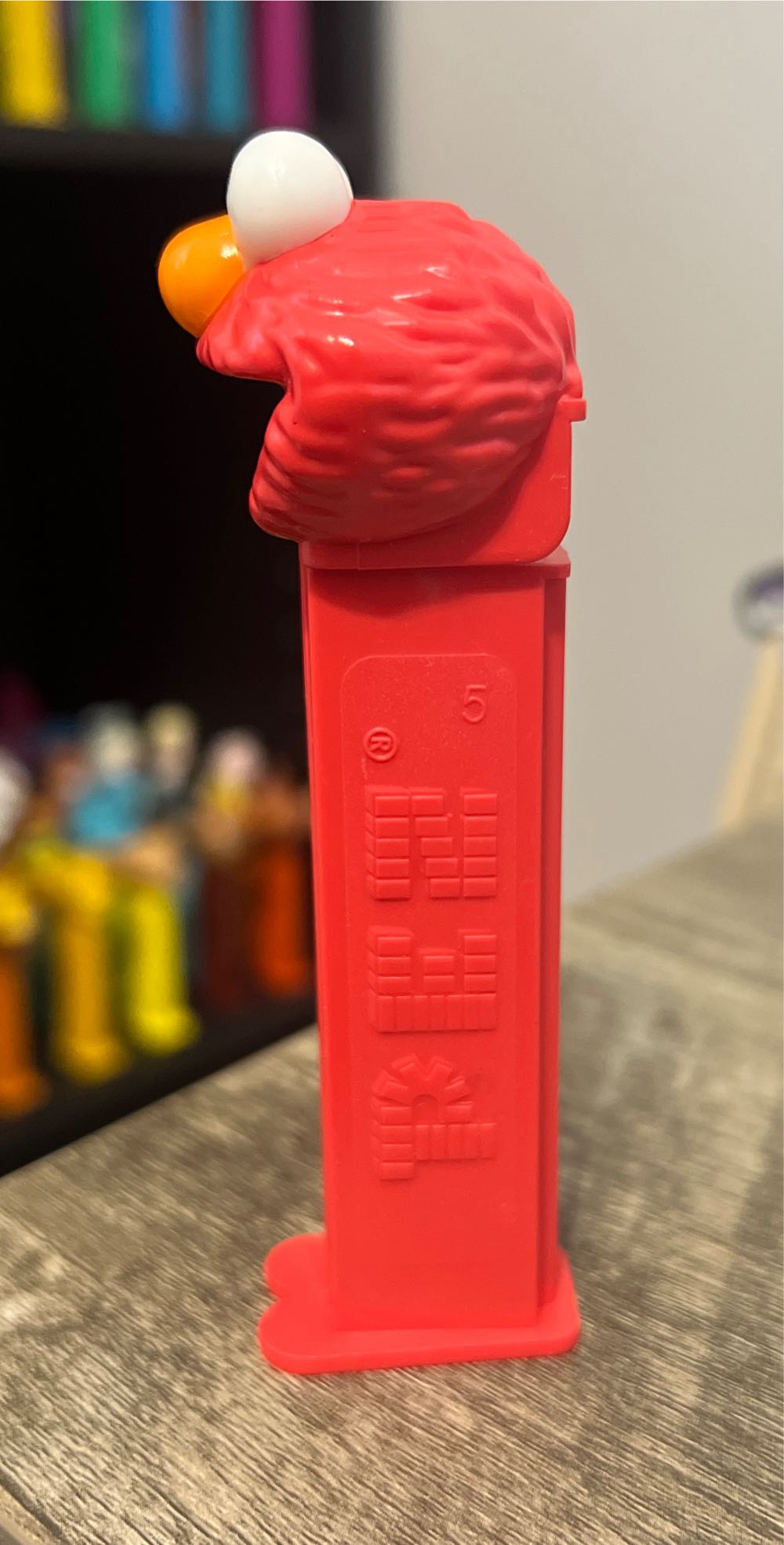 Elmo - Sesame Street pez collectible - Main Image 4