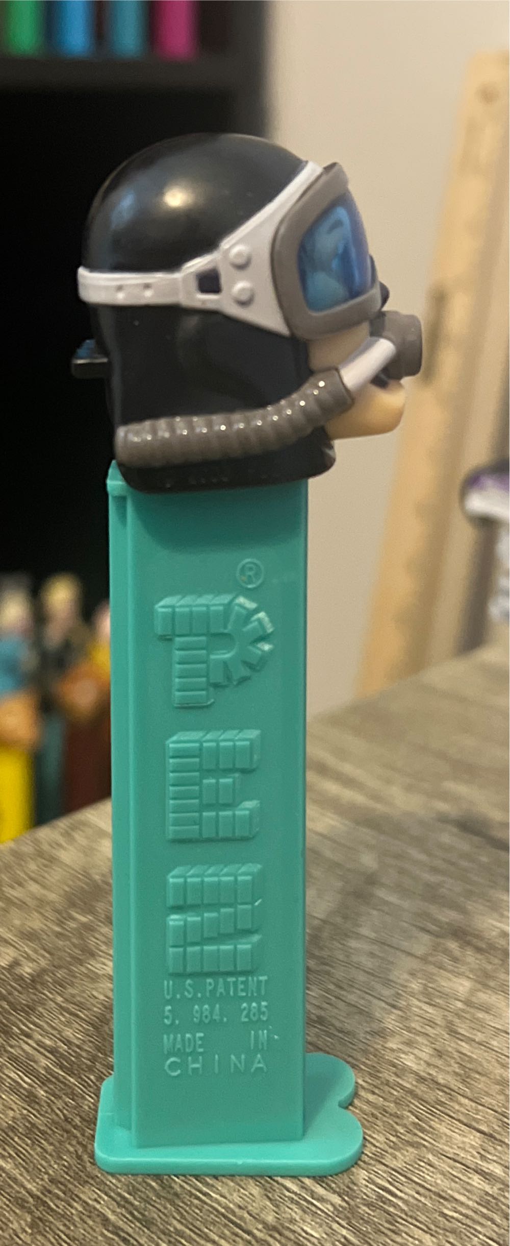 Emergency Heroes - Navy Seal - Emergency Heroes pez collectible - Main Image 2