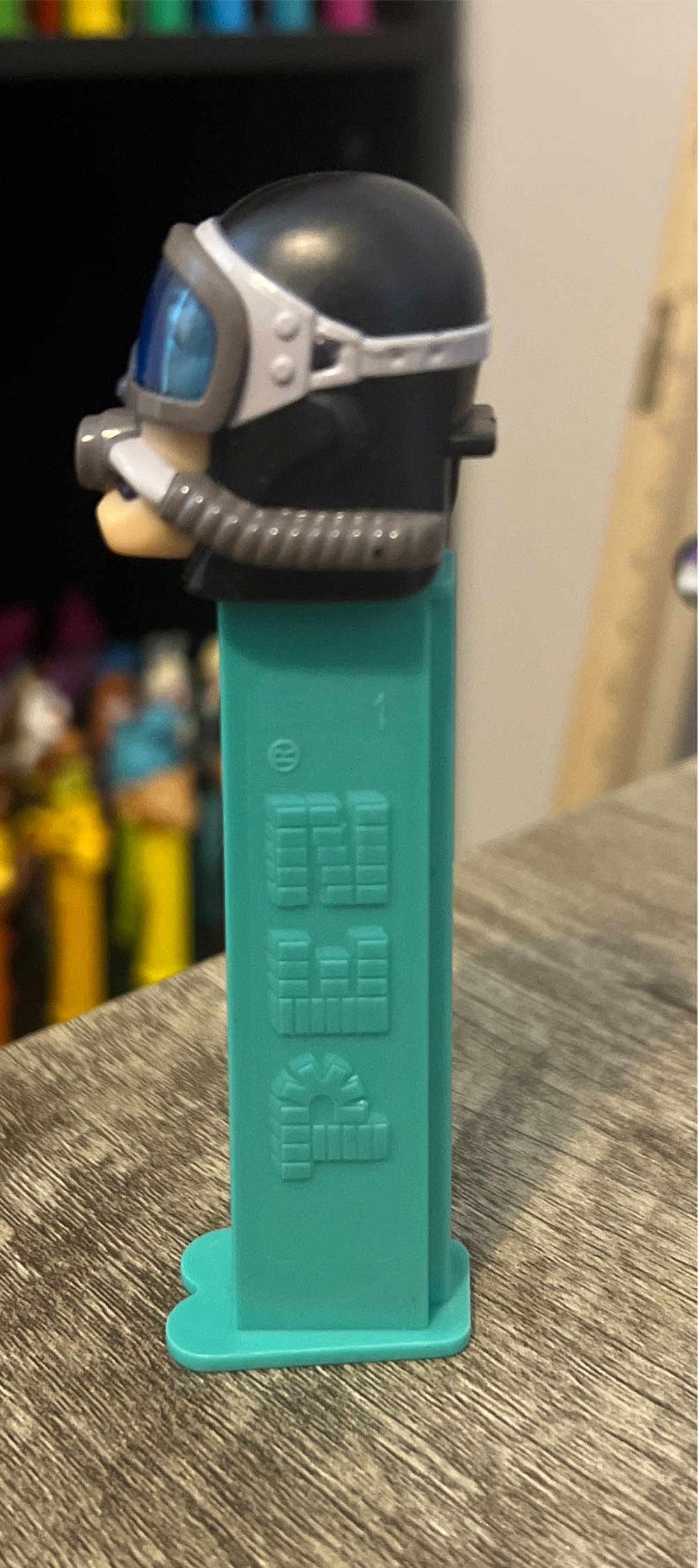 Emergency Heroes - Navy Seal - Emergency Heroes pez collectible - Main Image 4