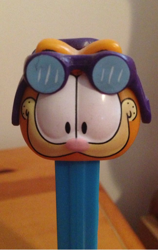 Garfield - Garfield Pilot - Garfield & Friends pez collectible - Main Image 2