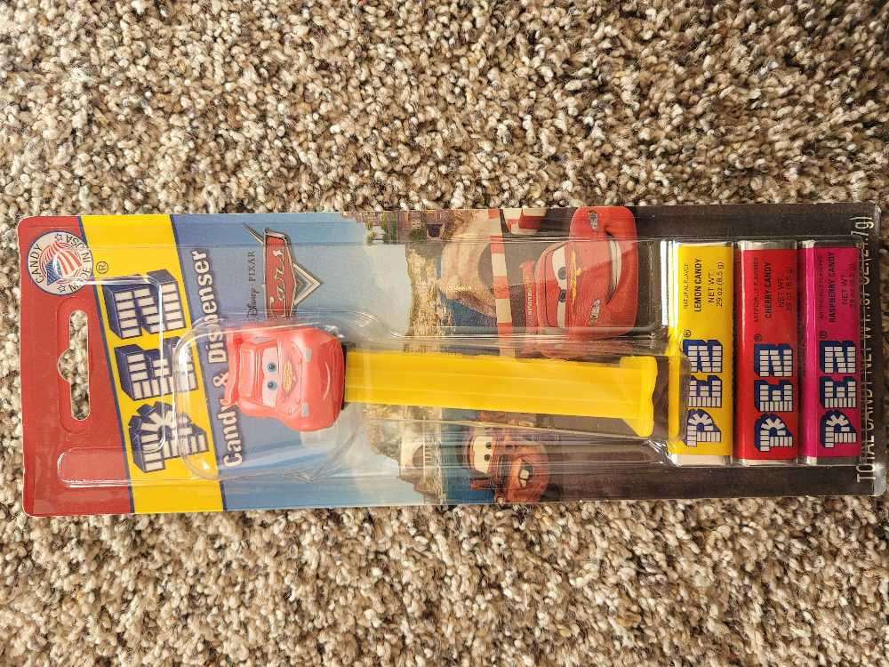 Cars 2 - Lightning McQueen Piston Cup - Movies & TV - Disney/Pixar pez collectible - Main Image 2