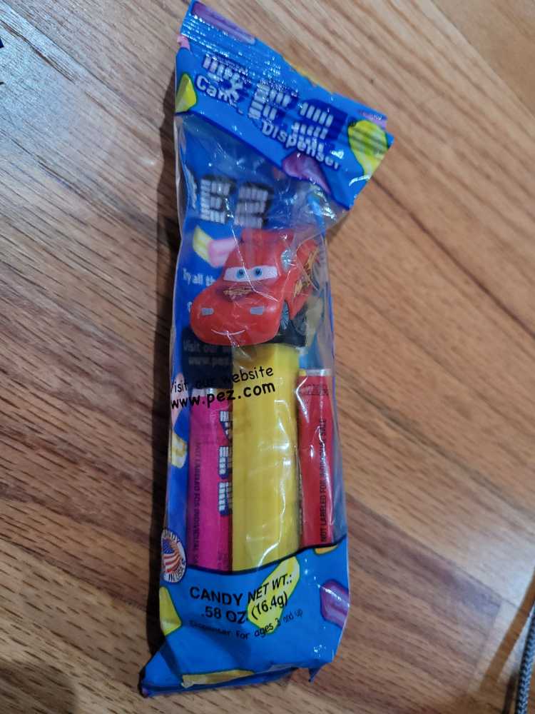 Cars 2 - Lightning McQueen Piston Cup - Movies & TV - Disney/Pixar pez collectible - Main Image 3