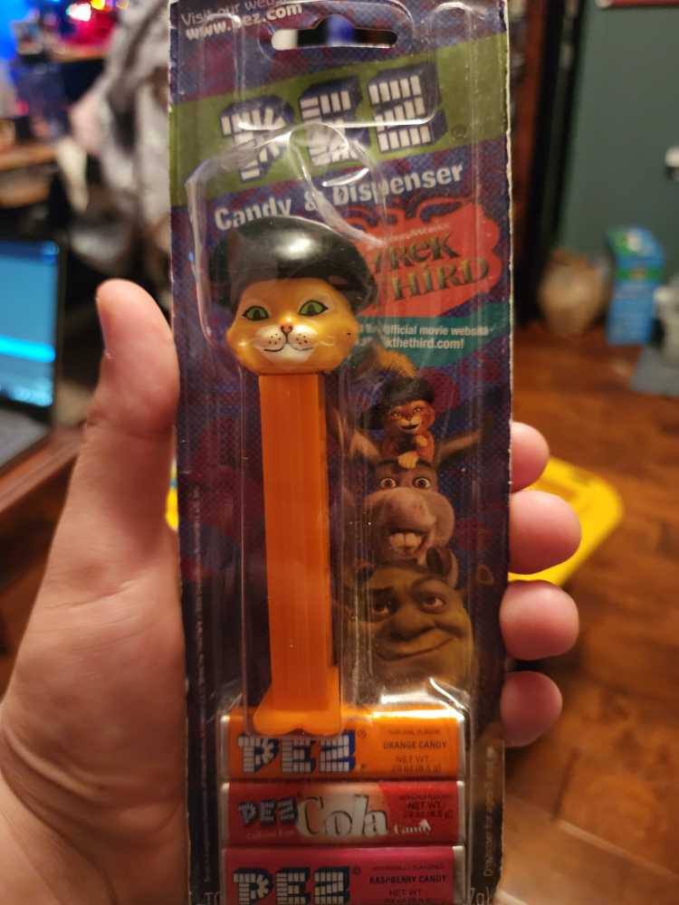 Dreamworks: Puss-n-Boots - Dream Works pez collectible - Main Image 3