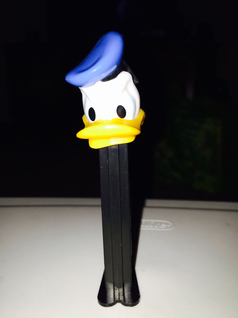 Donald Extreme - Disney Extreme pez collectible - Main Image 2