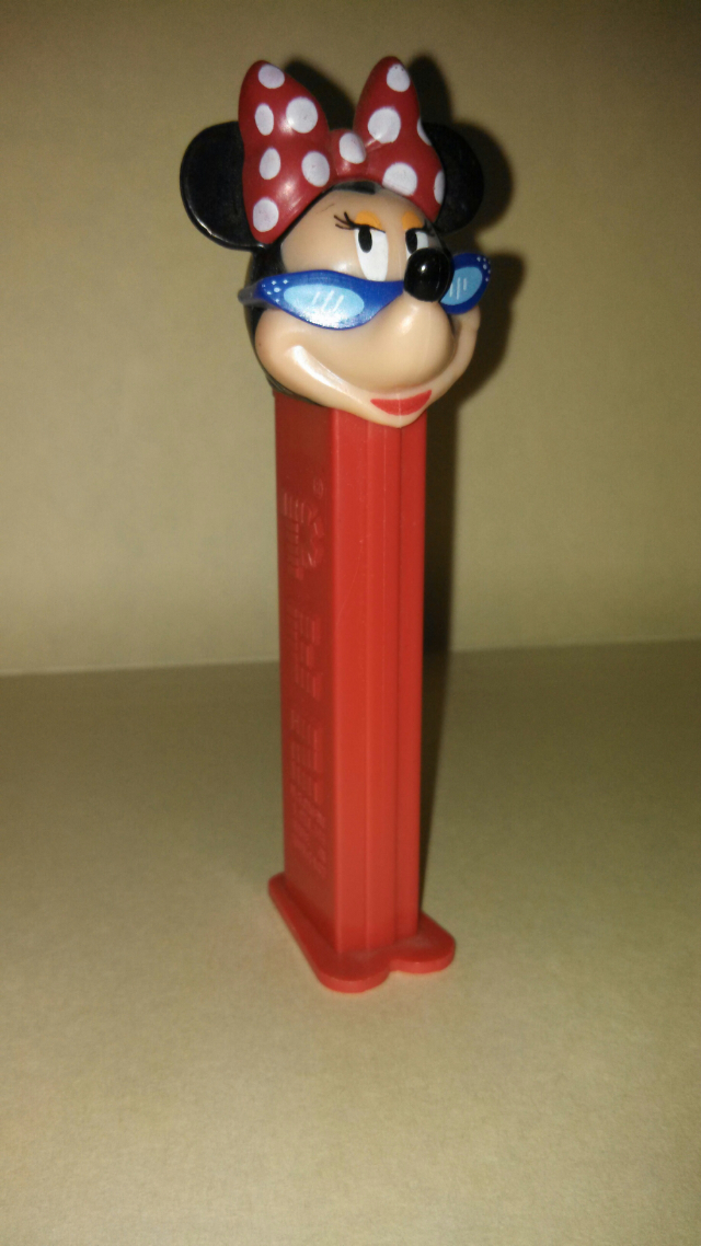 Disney - Micky Mouse B, yellow stem (in rough shape)