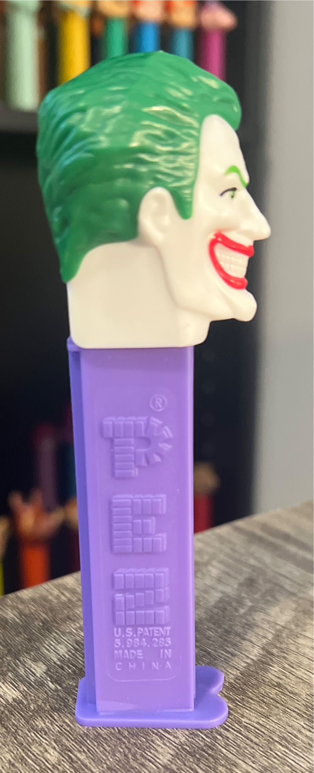 Joker B - Super Heroes / Villains pez collectible - Main Image 2