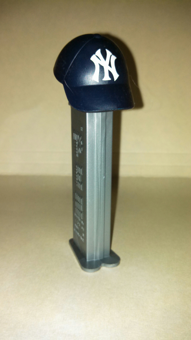 NY Yankees - MLB Caps pez collectible - Main Image 1