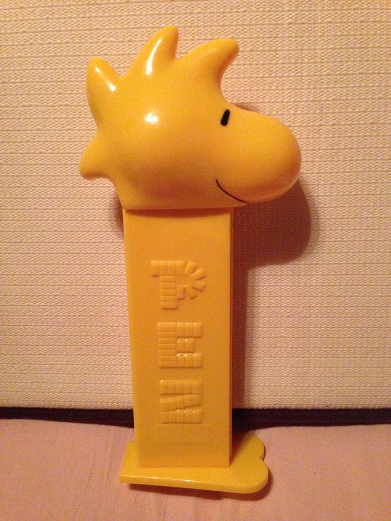 Hello Kitty Keyring -- Pink Stem