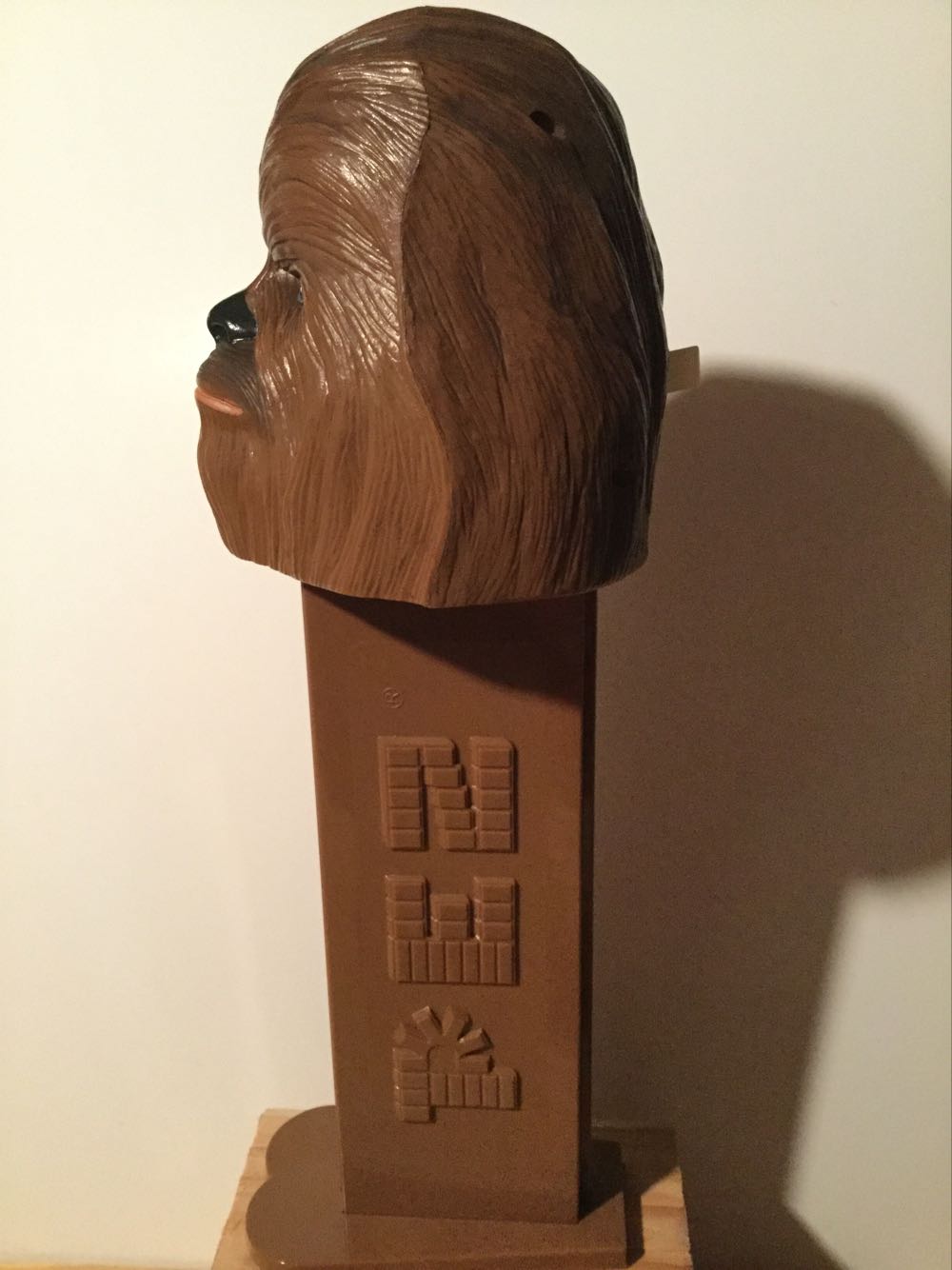 Giant Chewbaca - Star Wars pez collectible - Main Image 2