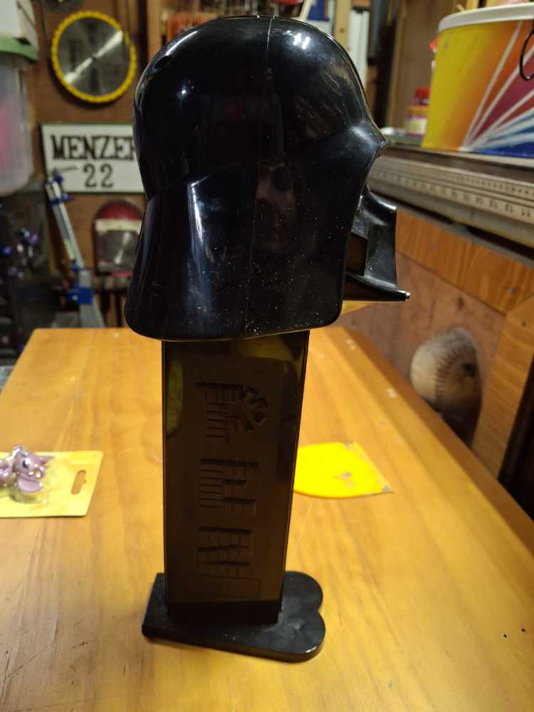 Giant Darth Vader - Giant pez collectible - Main Image 2